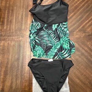 SHEIN Black Tankini with Green Tropical Leaf Print